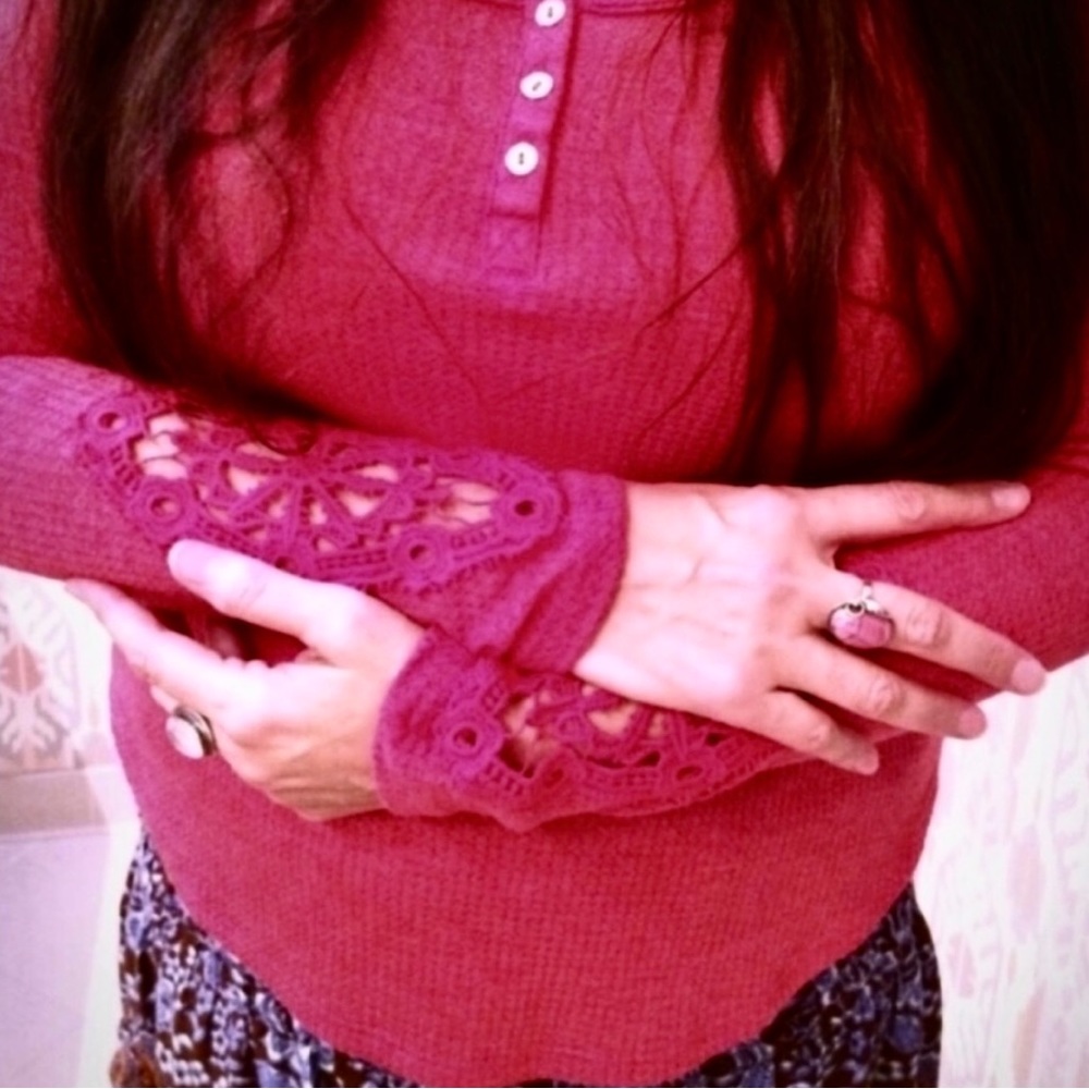 πΊπHPππΊ NWOT Anthropologie Eloise Crochet Cuff Henley - Picture 15 of 16